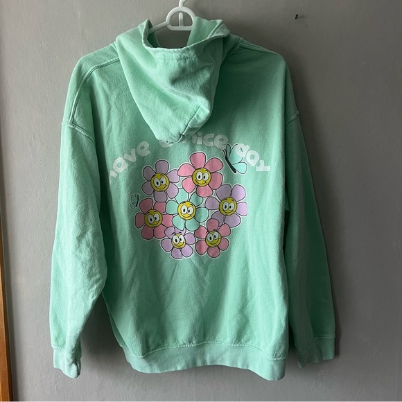 Urban Outfitters Mint Green “Have a Nice Day” Daisy Graphic Hoodie Size S/M - Picture 4 of 5